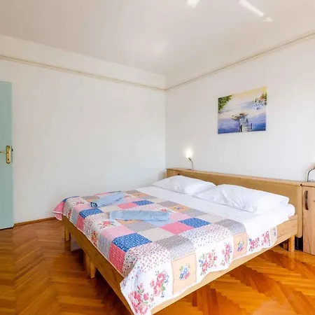 In 5691 Apartment Jadranovo