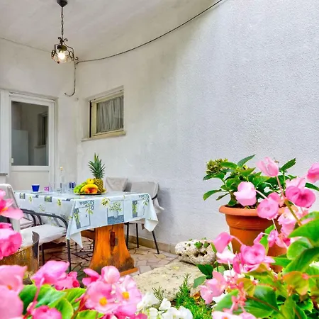 Apartment In 5691 Jadranovo