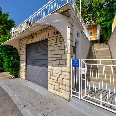 Apartment In 5691 Jadranovo