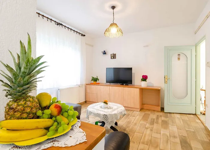 In 5691 Apartman Jadranovo