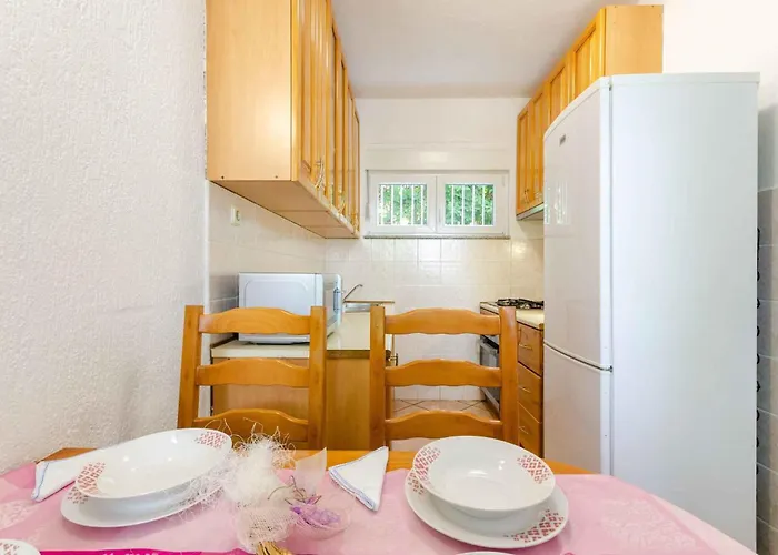 In 5691 Apartman *